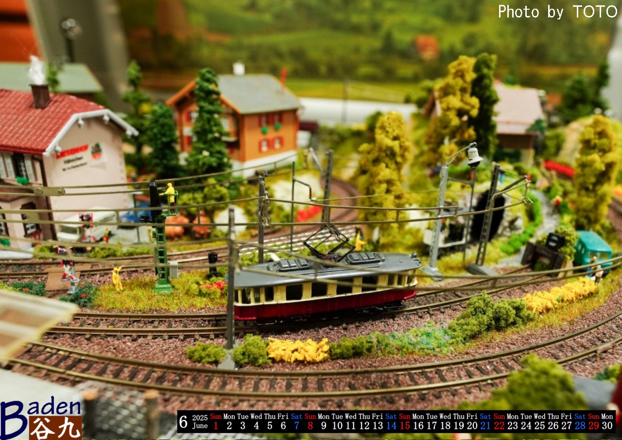 Baden谷九では、毎年メンバーが撮った写真を持ち寄ったカレンダーを制作しております。
2025年6月は、TOTOさんのトランクレイアウトをトラムが走る画像です。
ゼロハリバートンに納められたレイアウトには、架線が貼られています。
#zゲージ
#spurz
#zscale
#zgauge
#echellez
#鉄道模型レイアウト
#鉄道模型ジオラマ
#男の隠れ家
#大人の隠れ家
#トランクレイアウト