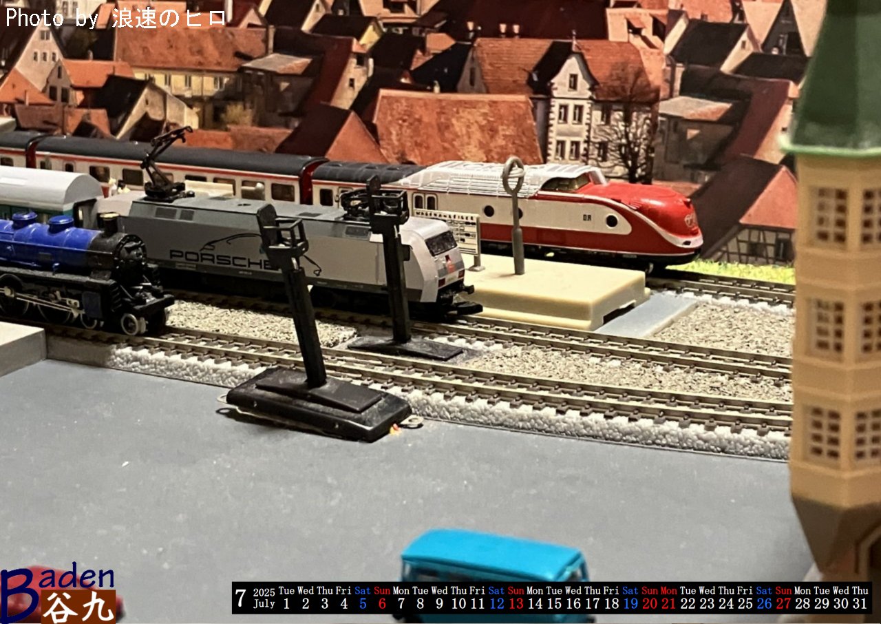Baden谷九では、毎年メンバーが撮った写真を持ち寄ったカレンダーを制作しております。
2025年7月は、浪花のヒロさんの、RZモジュール「大きな駅の風景 」の画像です。
メルクリンの蒸気機関車、電気機関車、ディーゼル列車が駅に在線して賑わっています。
#zゲージ
#spurz
#zscale
#zgauge
#echellez
#鉄道模型レイアウト
#鉄道模型ジオラマ
#男の隠れ家
#大人の隠れ家
#トランクレイアウト